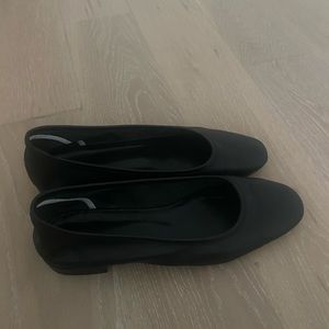 Maryam nassir zadeh flats